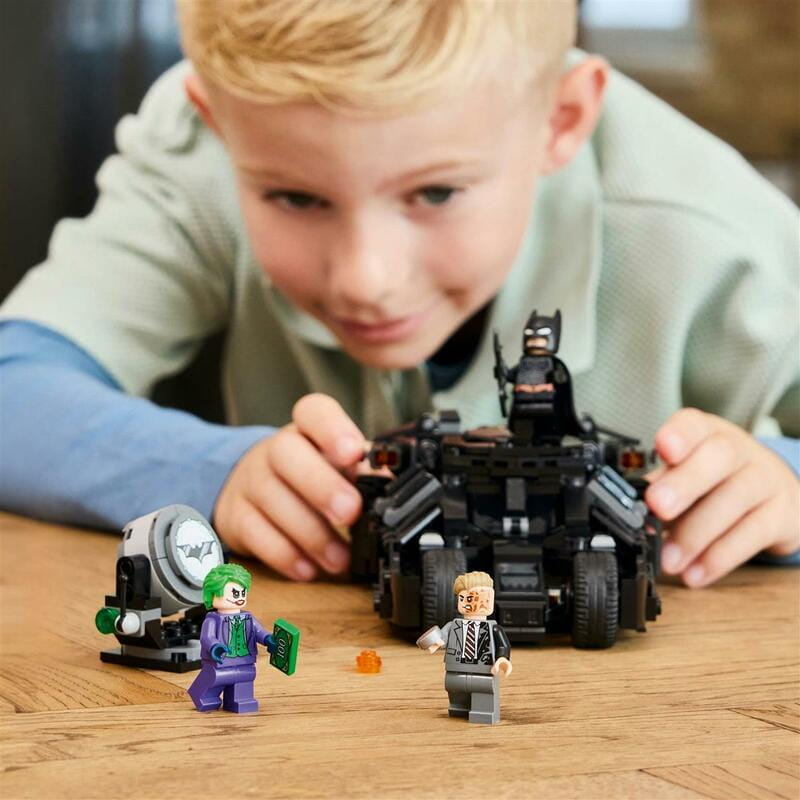 Конструктор LEGO Super Heroes Бетмен Тумблер проти Двуликого та Джокера (76303)