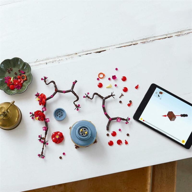 Конструктор LEGO Icons Botanicals Сливовый цвет (10369)