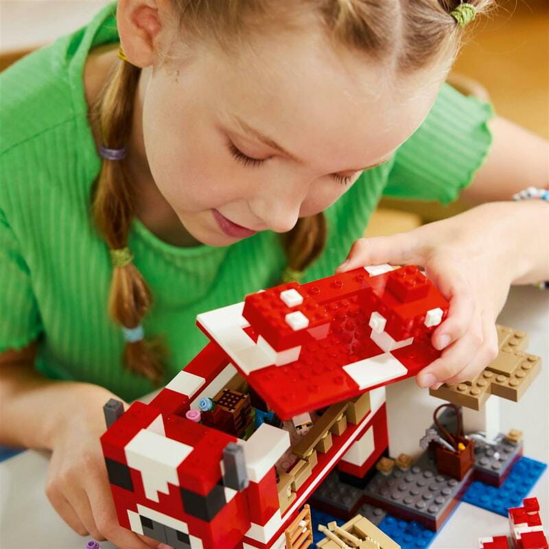 Конструктор LEGO Minecraft Грибной дом (21270)