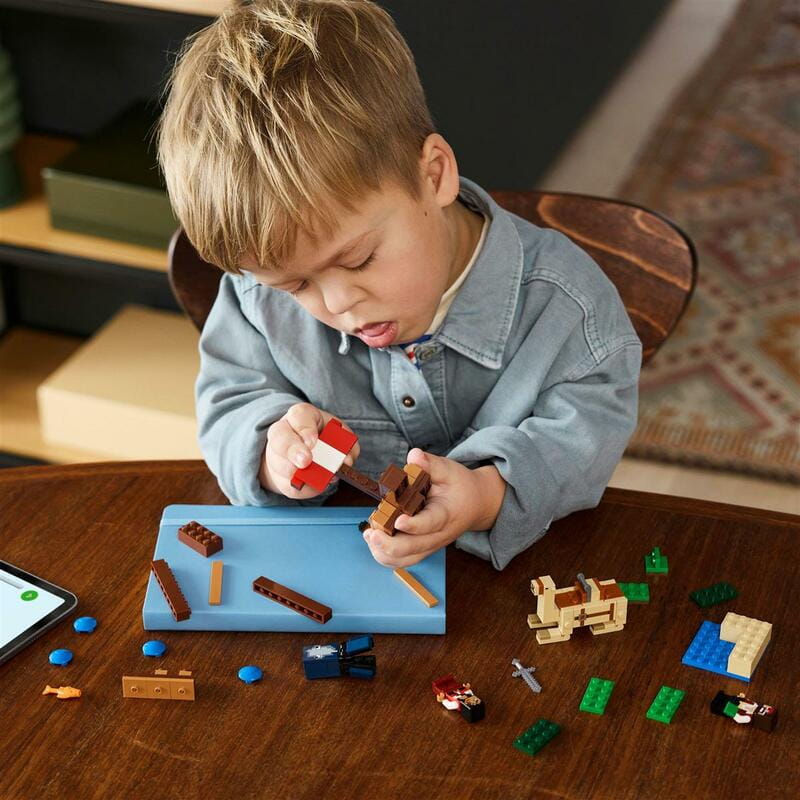 Конструктор LEGO Minecraft Путешествие на пиратском корабле (21259)