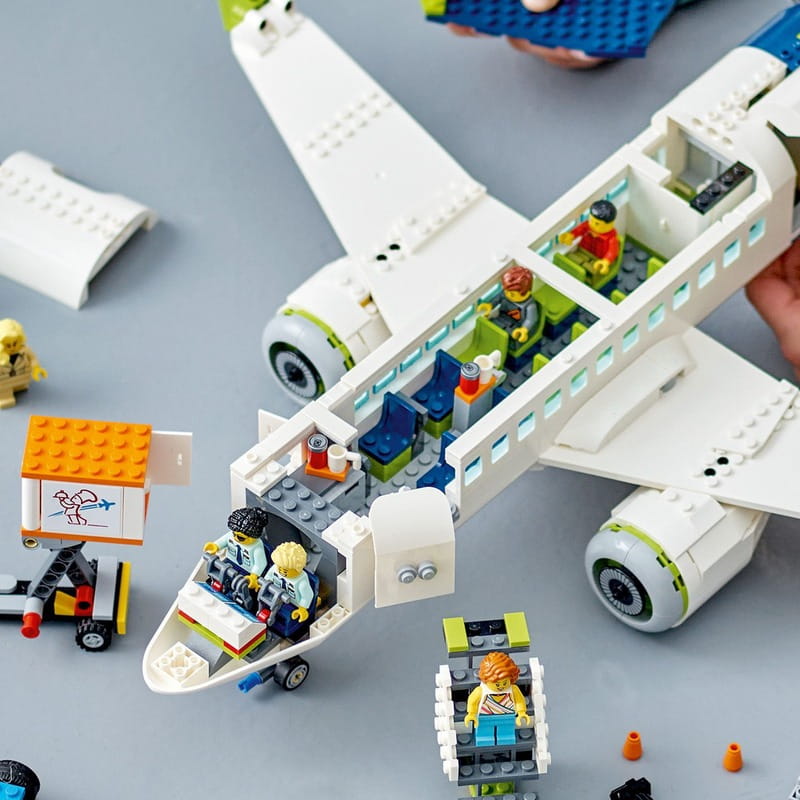 Конструктор LEGO City Пасажирський літак (60367)