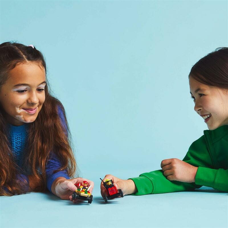 Конструктор LEGO City «Піца-авто проти пожежної машини» Набір перегонів (60458)