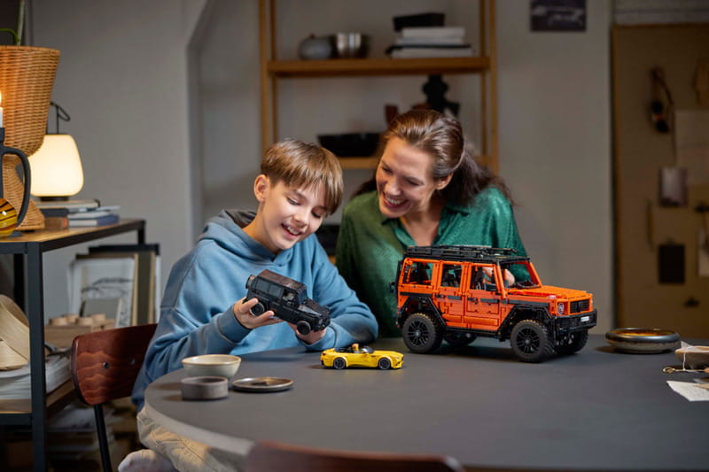 Конструктор LEGO Technic Mercedes-Benz G 500 Professional Line (42177)
