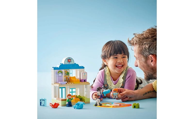 Конструктор LEGO Duplo Town Уперше: візит до лікаря (10449)