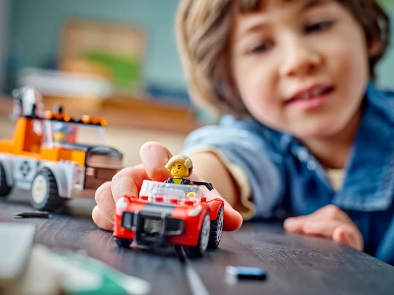 Конструктор LEGO City Эвакуатор и ремонт спортивных автомобилей (60435)