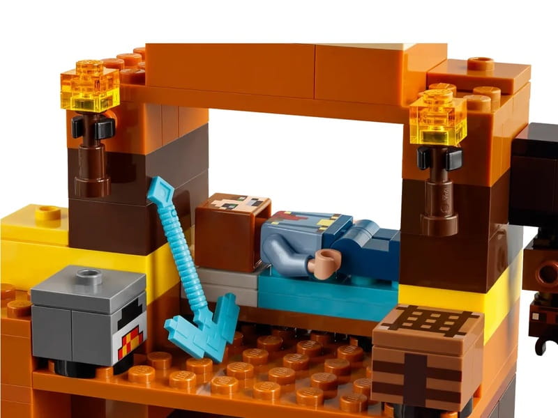 Конструктор LEGO Minecraft Заброшенная шахта в бесплодных землях (21263)