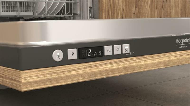 Встраиваемая посудомоечная машина Hotpoint-Ariston HI 5010 C