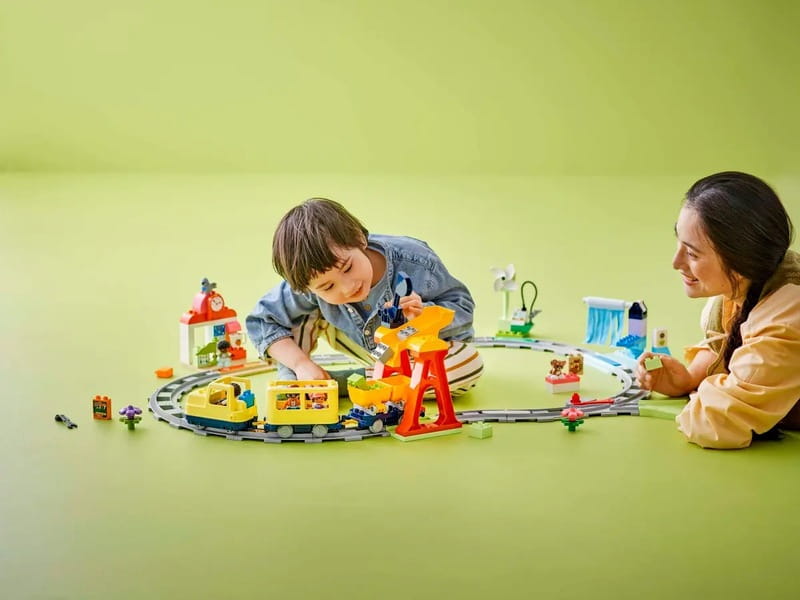 Конструктор LEGO Duplo Town Великий інтерактивний громадський потяг (10428)