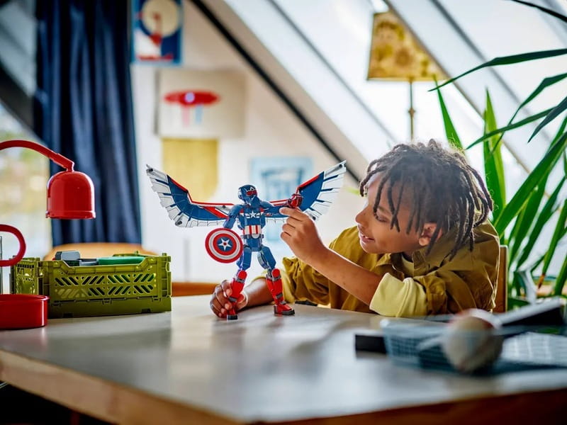 Конструктор LEGO Marvel Фігурка Сем Вілсон Капітан Америка (76296)
