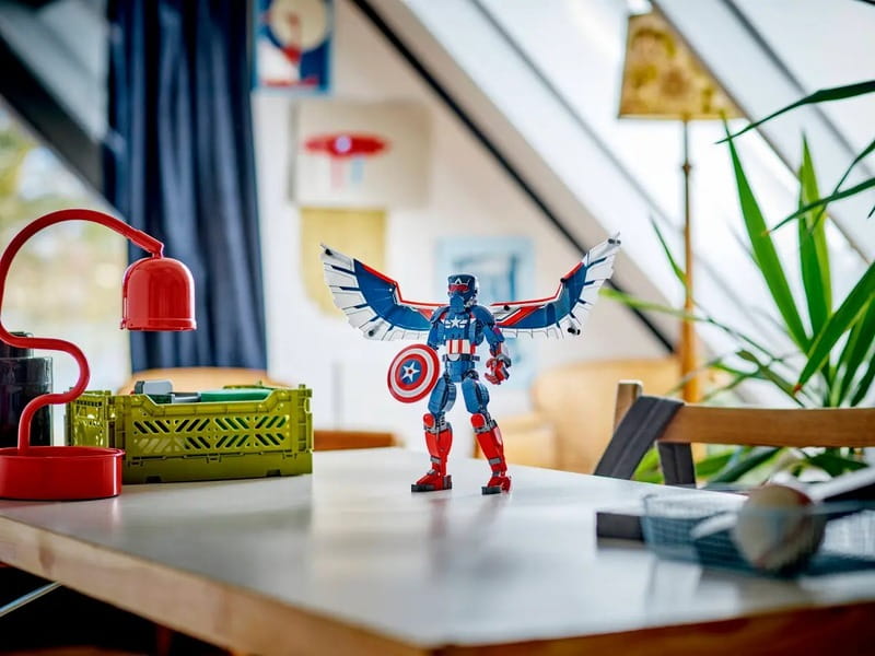 Конструктор LEGO Marvel Фігурка Сем Вілсон Капітан Америка (76296)