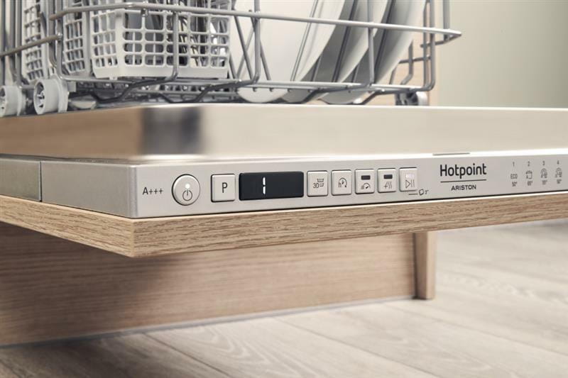 Встраиваемая посудомоечная машина Hotpoint-Ariston HSIO 3O35 WFE
