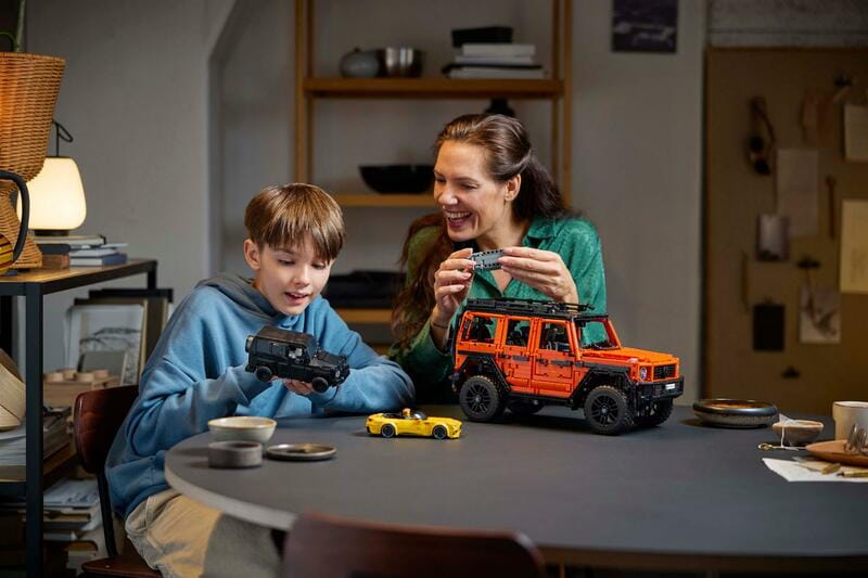 Конструктор LEGO Speed Champions Mercedes-AMG G 63 и Mercedes-AMG SL 63 (76924)