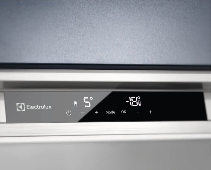 Встраиваемый холодильник Electrolux RNS8FF19S