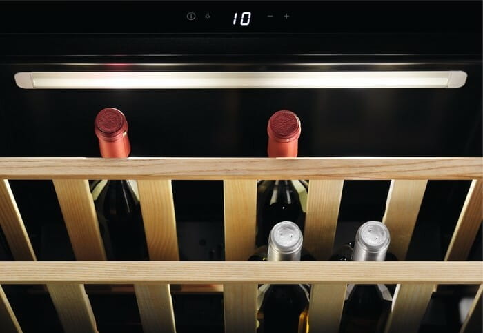 Встраиваемый винный шкаф Electrolux KBW5X