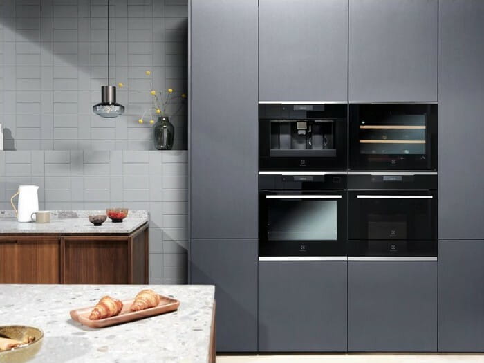Встраиваемый винный шкаф Electrolux KBW5X