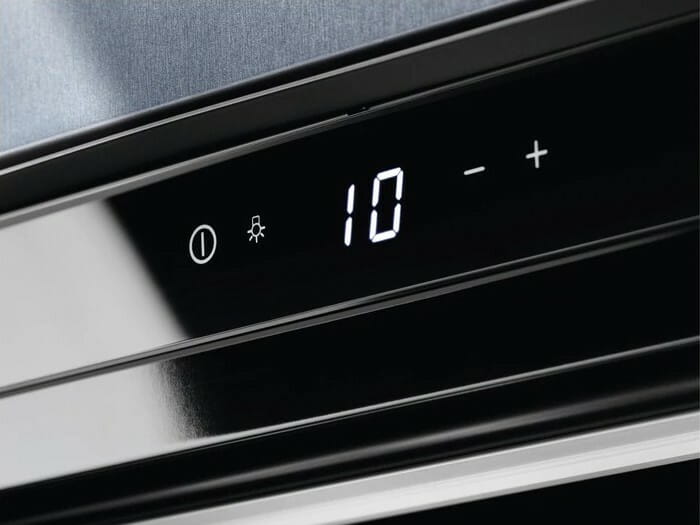 Встраиваемый винный шкаф Electrolux KBW5X
