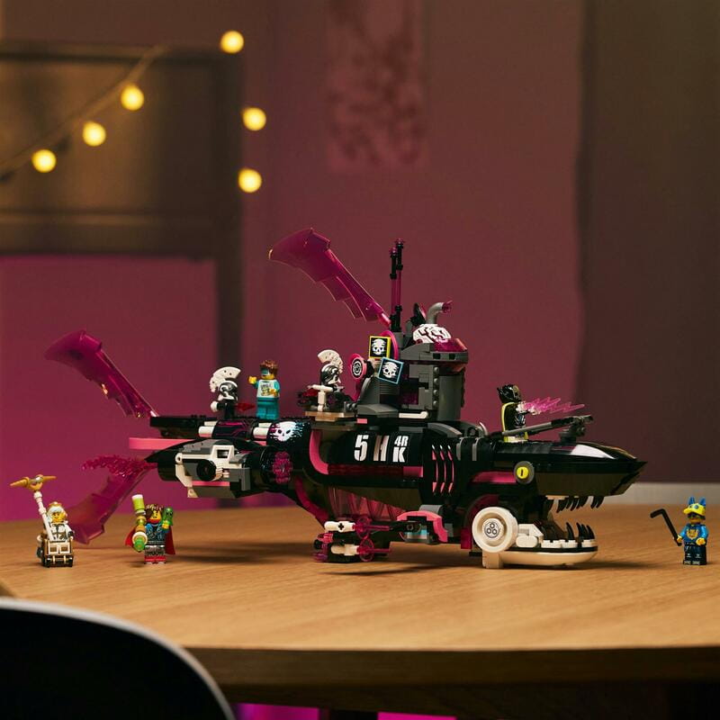 Конструктор LEGO Dreamzzz Страхітливий підводний човен Акула (71500)
