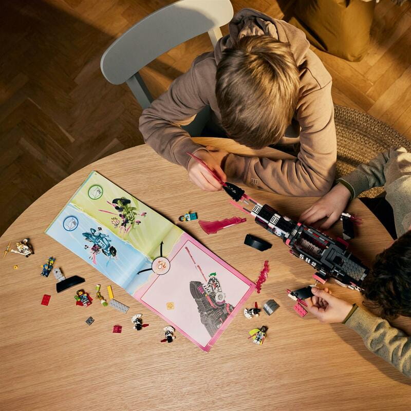 Конструктор LEGO Dreamzzz Страхітливий підводний човен Акула (71500)