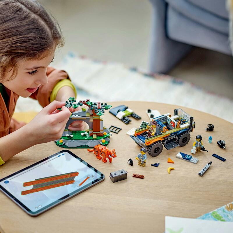 Конструктор LEGO City Позашляховик для дослідження джунглів (60426)