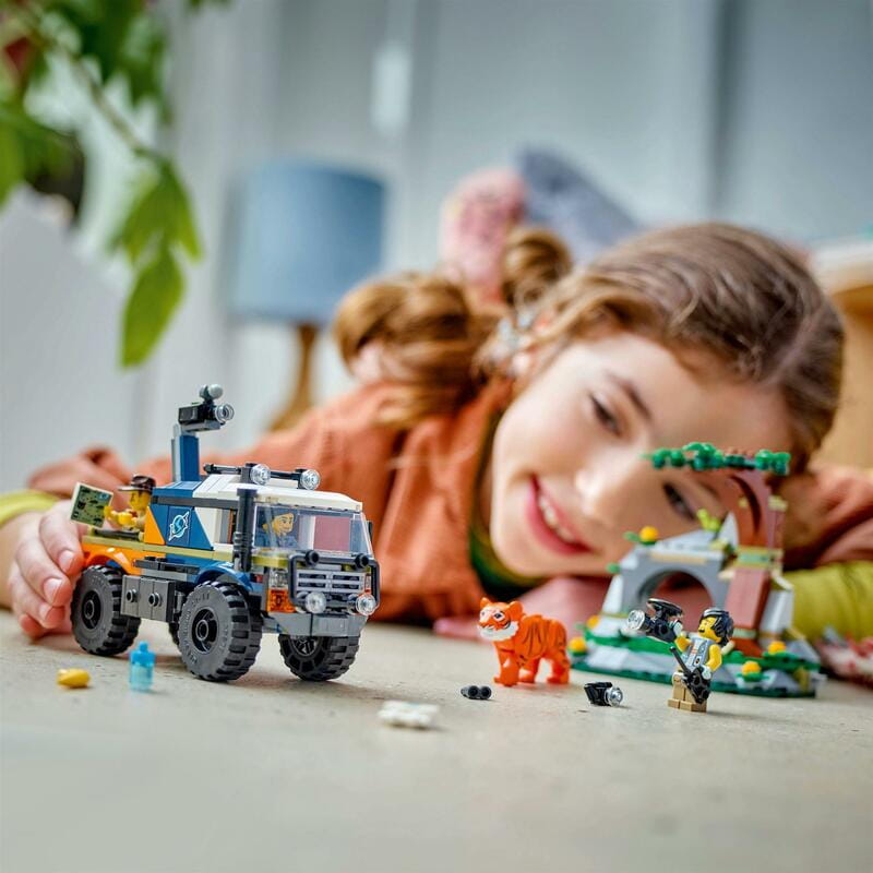 Конструктор LEGO City Позашляховик для дослідження джунглів (60426)