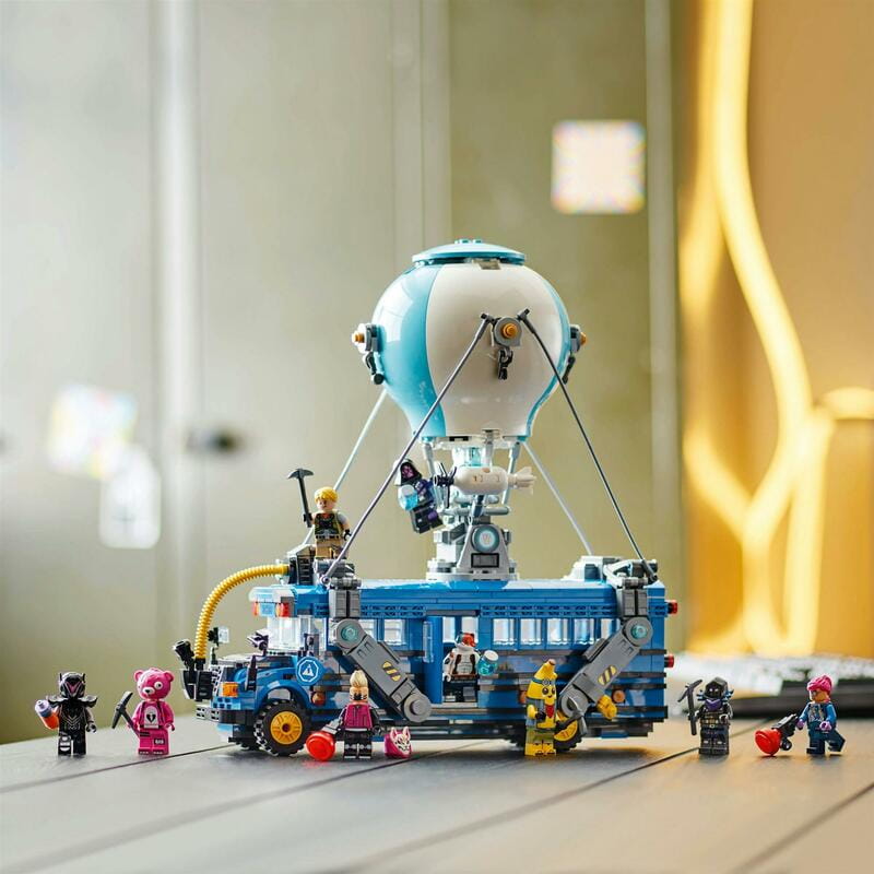 Конструктор LEGO Fortnite Battle Bus (77073)