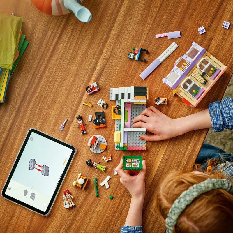 Конструктор LEGO Friends Музична крамниця і квартира (42653)