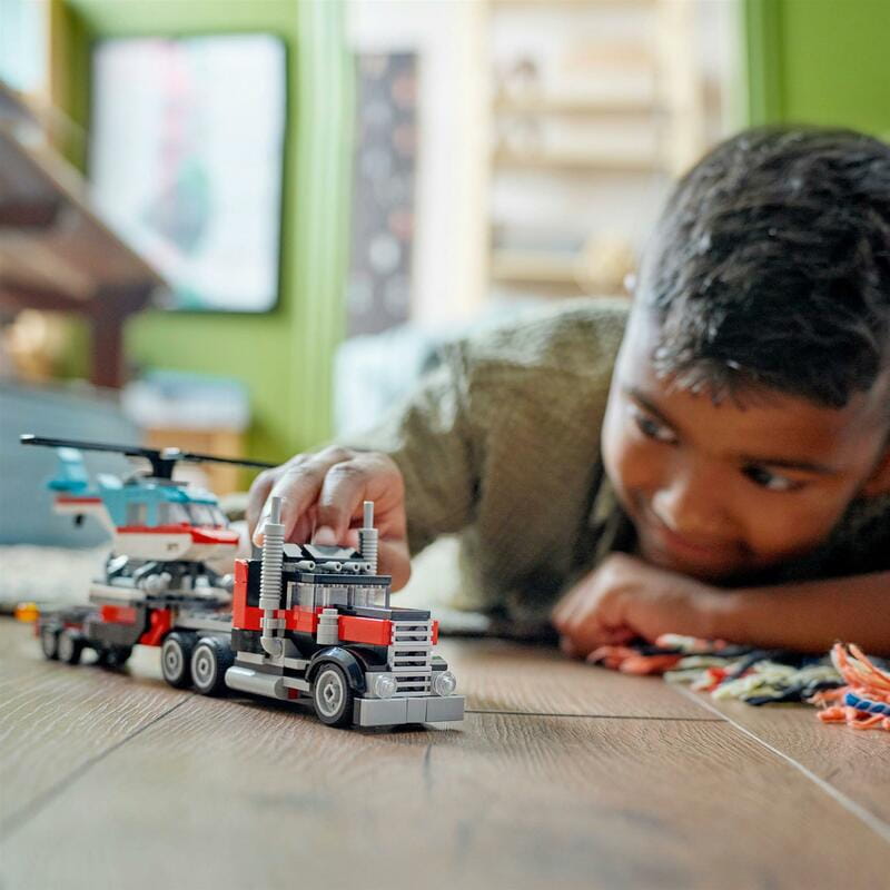 Конструктор LEGO Creator Бортовой грузовик с вертолетом (31146)