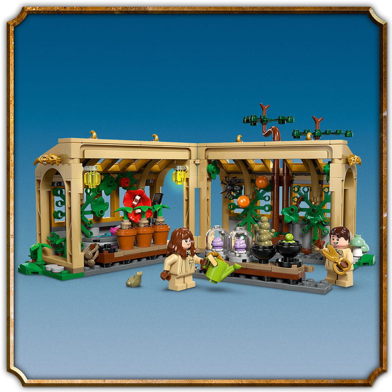 Конструктор LEGO Harry Potter Замок Гогвортс: урок гербології (76445)