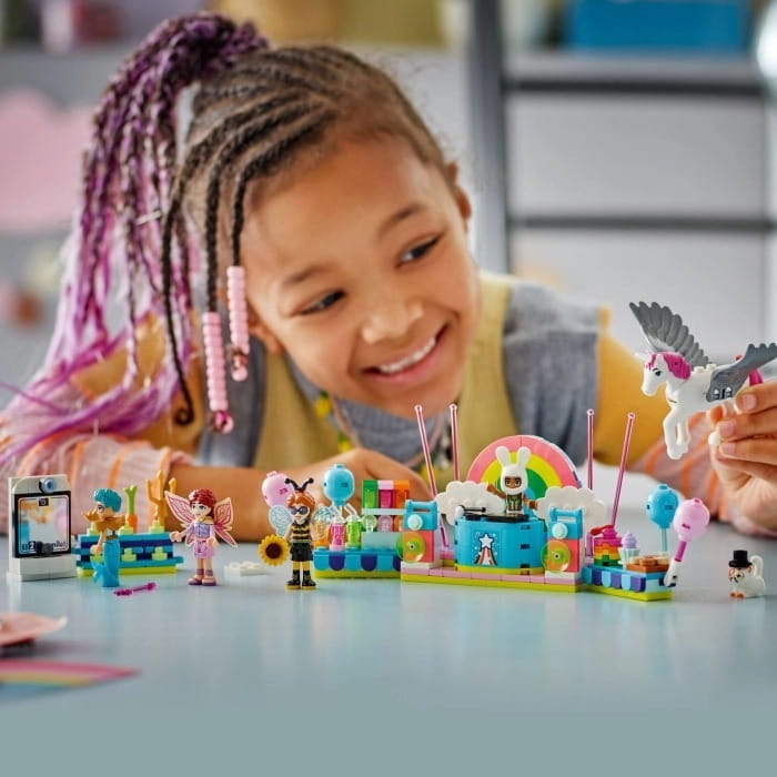 Конструктор LEGO Friends Костюмована вечірка з єдинорогом і феєю (42661)