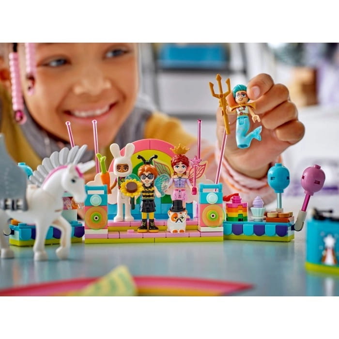 Конструктор LEGO Friends Костюмована вечірка з єдинорогом і феєю (42661)