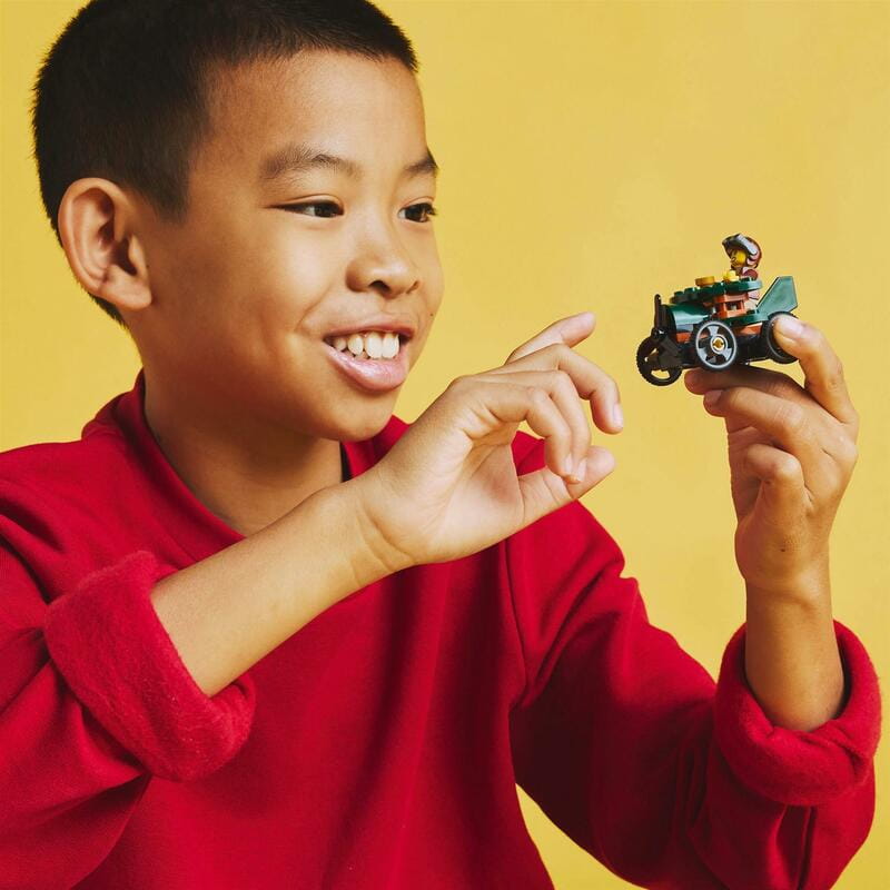 Конструктор LEGO City «Літак проти лікарняного ліжка» Набір для перегонів (60459)