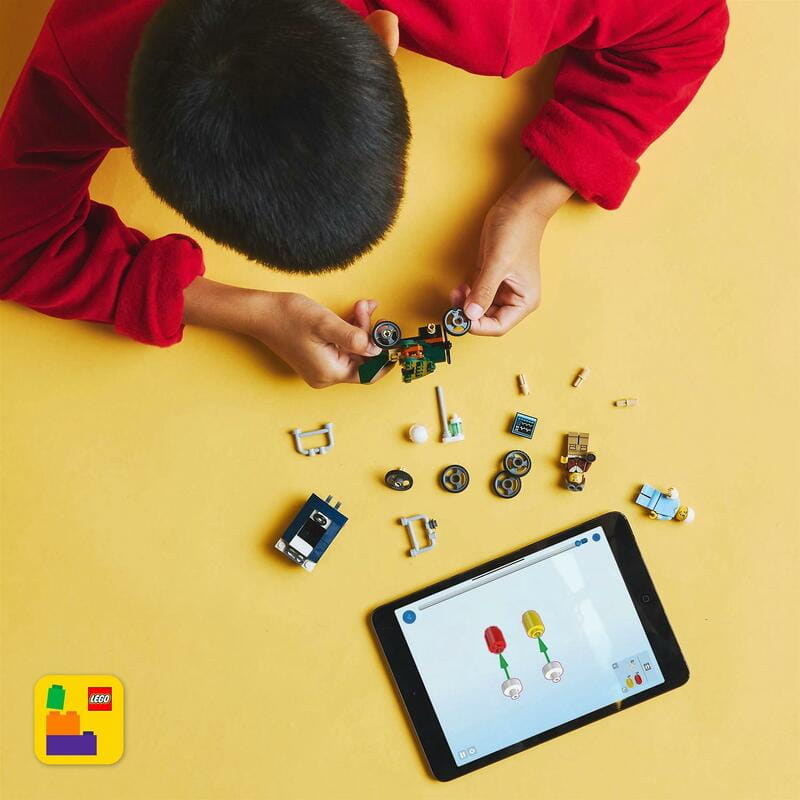 Конструктор LEGO City «Літак проти лікарняного ліжка» Набір для перегонів (60459)