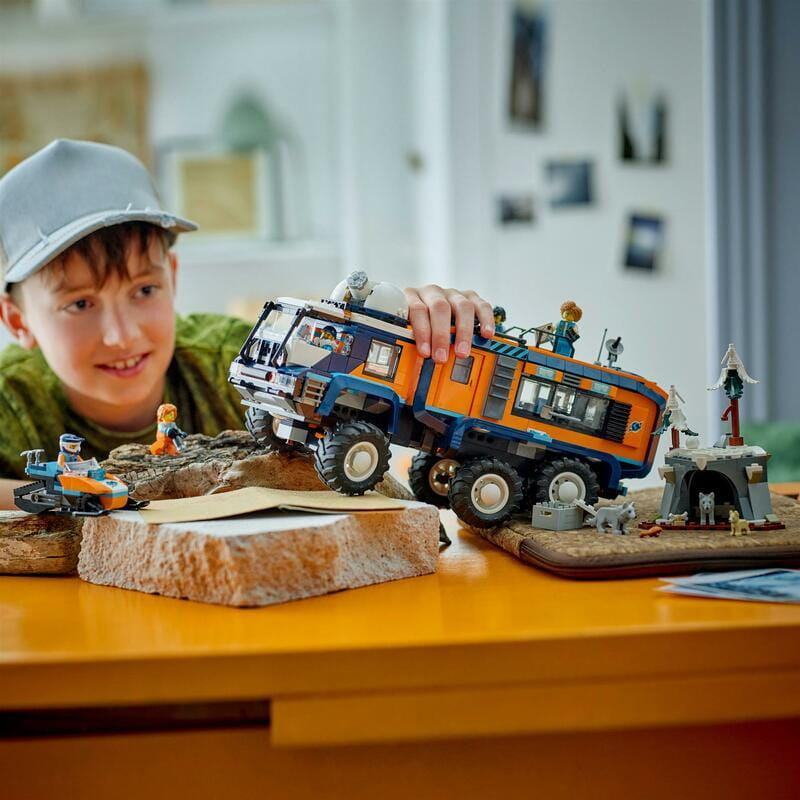 Конструктор LEGO City Арктична дослідницька вантажівка з науковою лабораторією (60471)