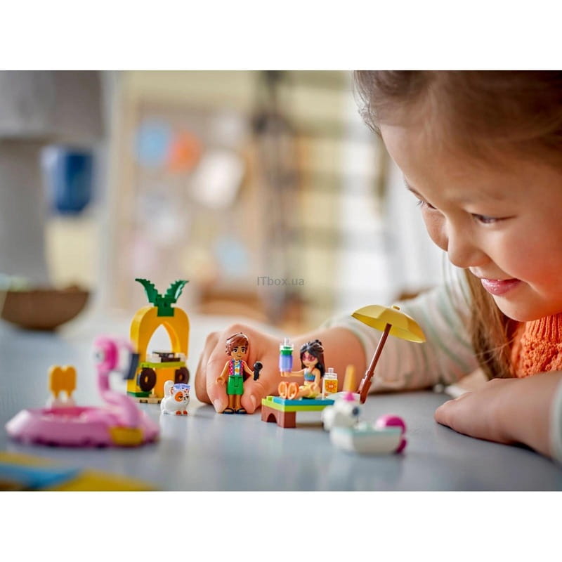 Конструктор LEGO Friends Вечірка єдинорога та фламінго біля басейну (42658)
