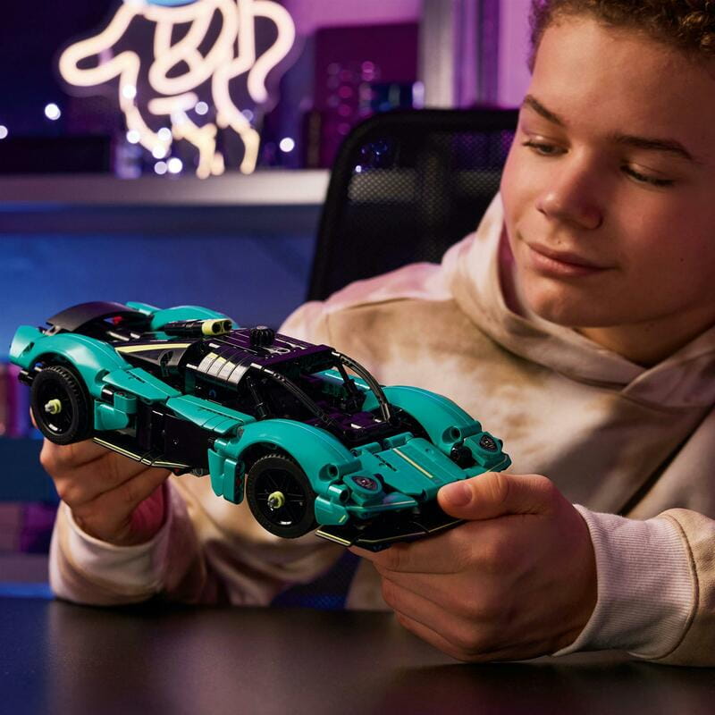 Конструктор LEGO Technic Aston Martin Valkyrie (42208)