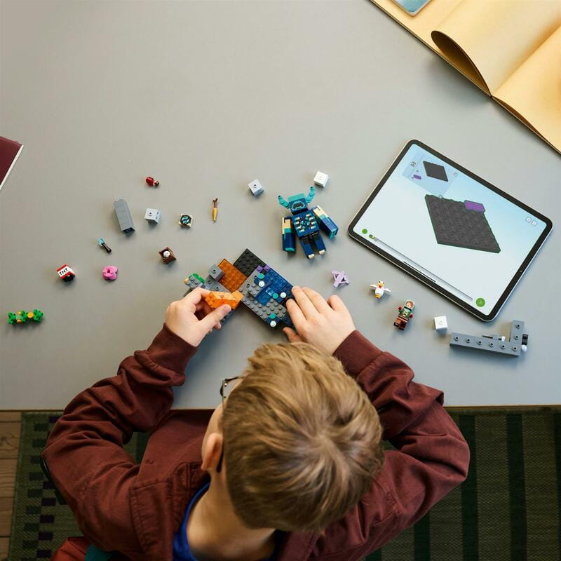 Конструктор LEGO Minecraft Зустріч із Боронителем (21274)