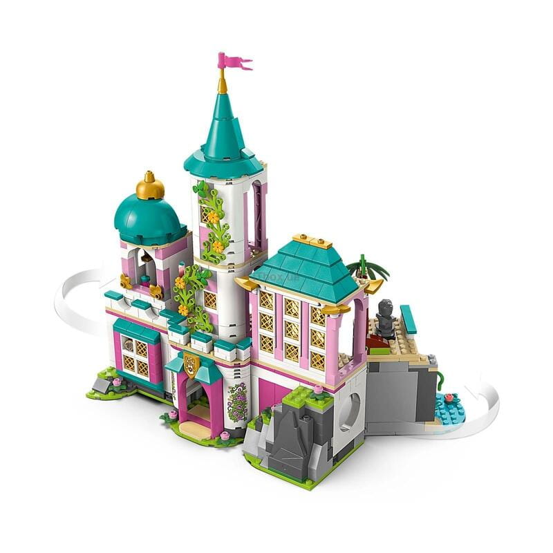 Конструктор LEGO Disney Princess Замок принцеси та королівські улюбленці (43267)