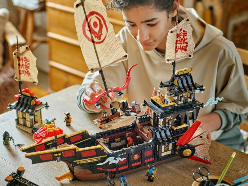 Конструктор LEGO Ninjago Щедрість храму (71848)