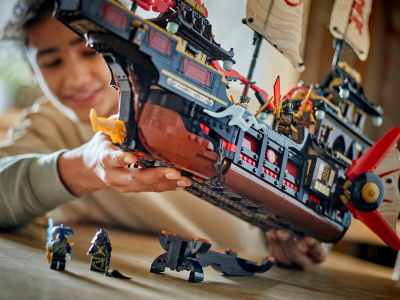 Конструктор LEGO Ninjago Щедрість храму (71848)
