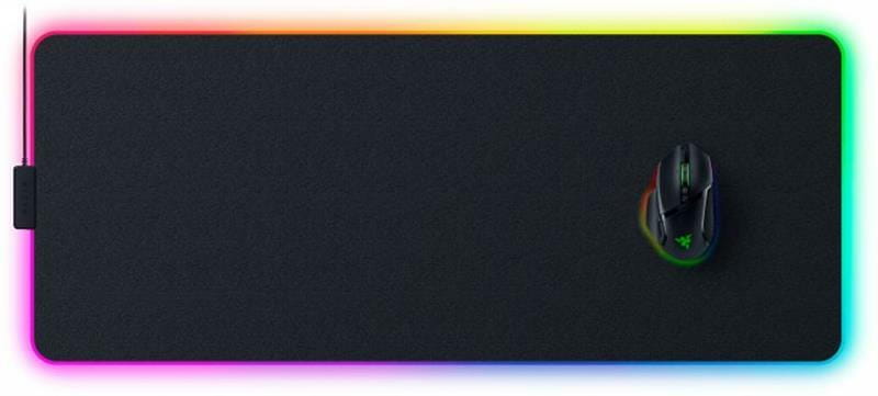 Игровая поверхность Razer Strider Chroma Black (RZ02-04490100-R3M1)