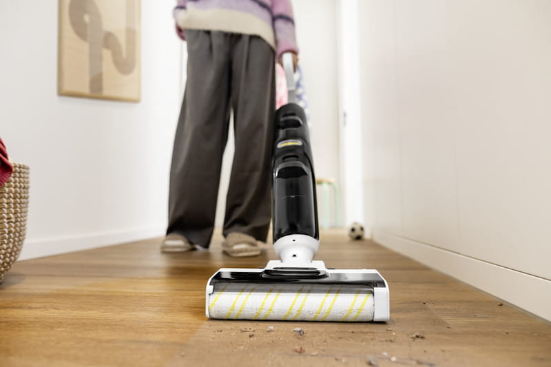 Акумуляторний миючий пилосос Karcher FCV 4 (1.056-131.0)