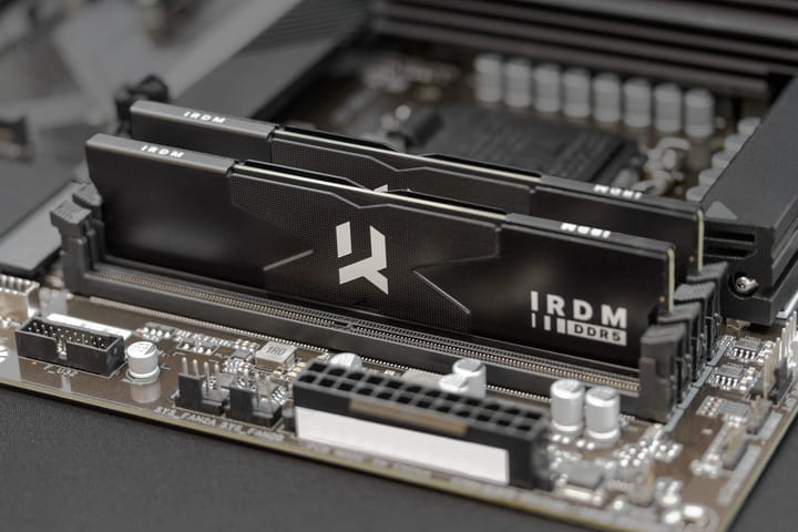 Модуль памяти DDR5 16GB/6000 Goodram IRDM Black (IR-6000D564L36S/16G)