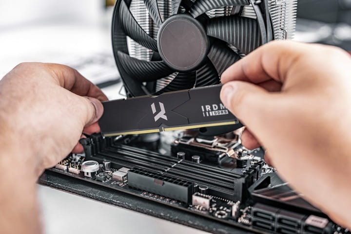 Модуль памяти DDR5 16GB/6000 Goodram IRDM Black (IR-6000D564L36S/16G)