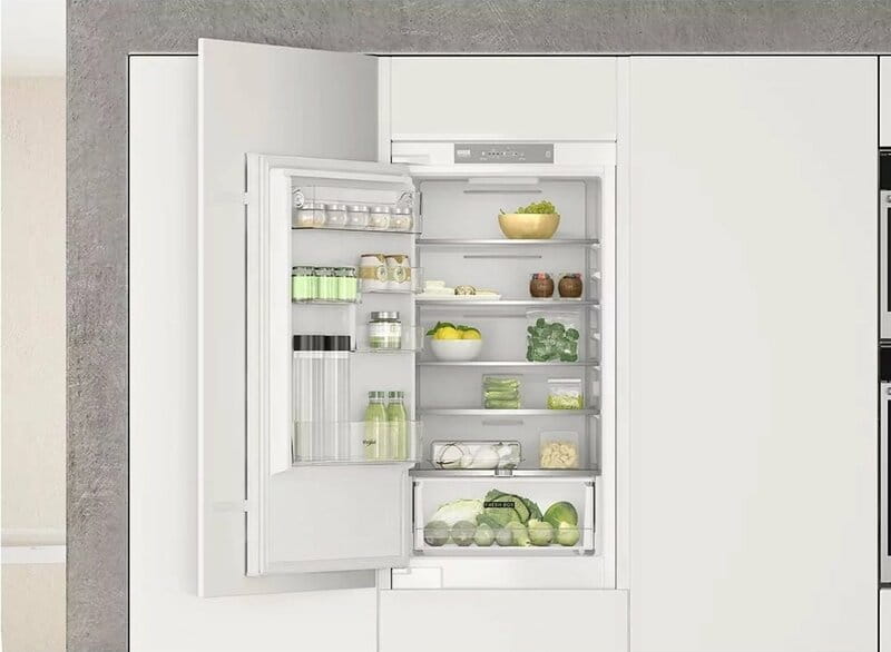Встраиваемый холодильник Whirlpool WHC18T311
