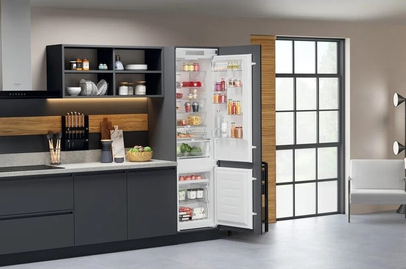 Вбудований холодильник Hotpoint-Ariston HAC20T321