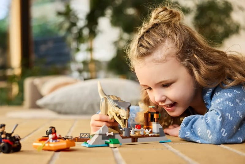 Конструктор LEGO Jurassic World Побег по реке от тиранозавра (76975)