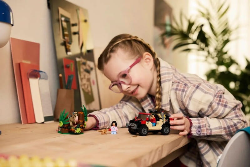 Конструктор LEGO Jurassic World Бегство по бездорожью от раптора (76972)