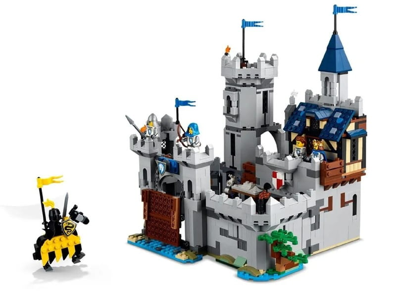 Конструктор LEGO Creator Средневековый замок с рыцарем на коне (31168)