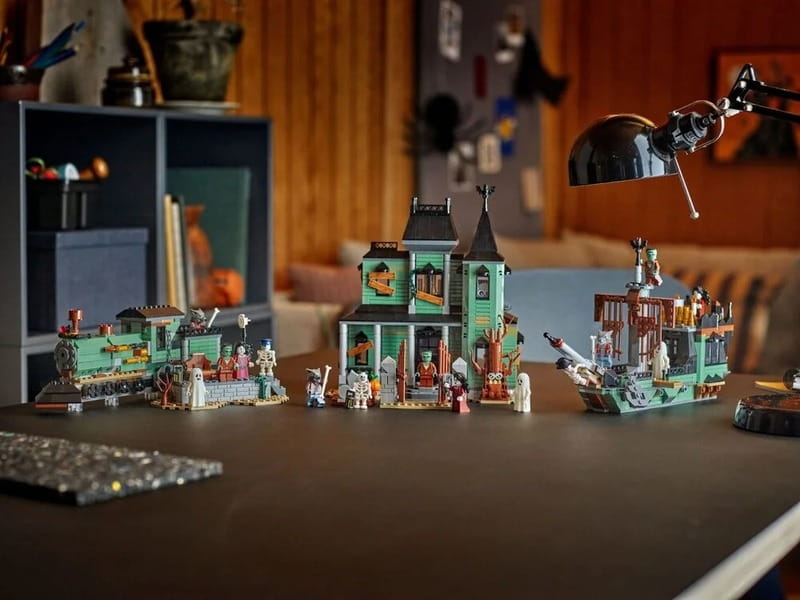 Конструктор LEGO Creator Поместье с привидениями (31167)