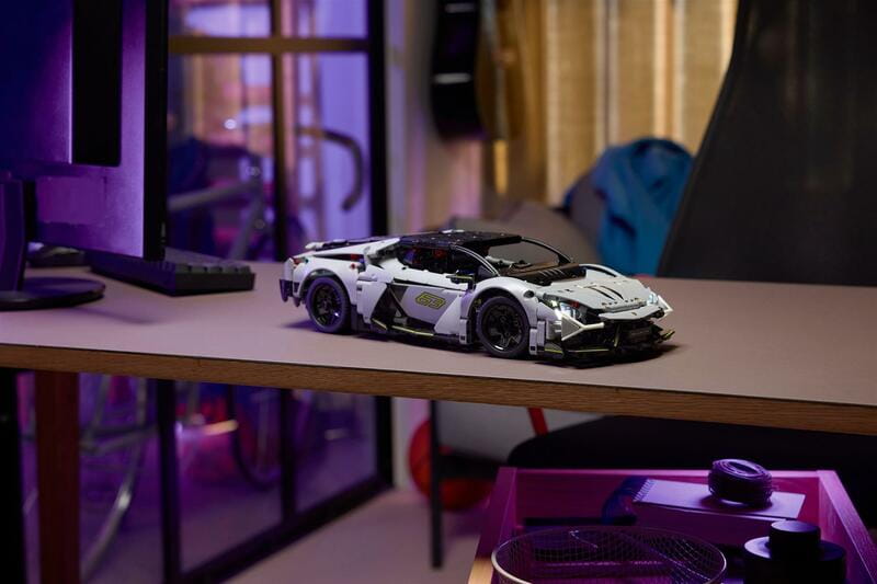 Конструктор LEGO Technic Суперкар Lamborghini Revuelto (42214)